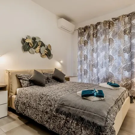 White Living R-Home Rome Exterior photo
